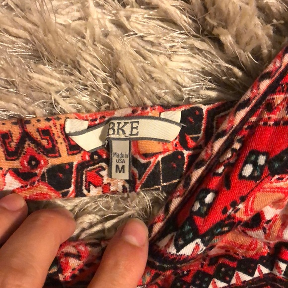 BKE Aztec print crop top 🧡🧡🧡 - Picture 2 of 5
